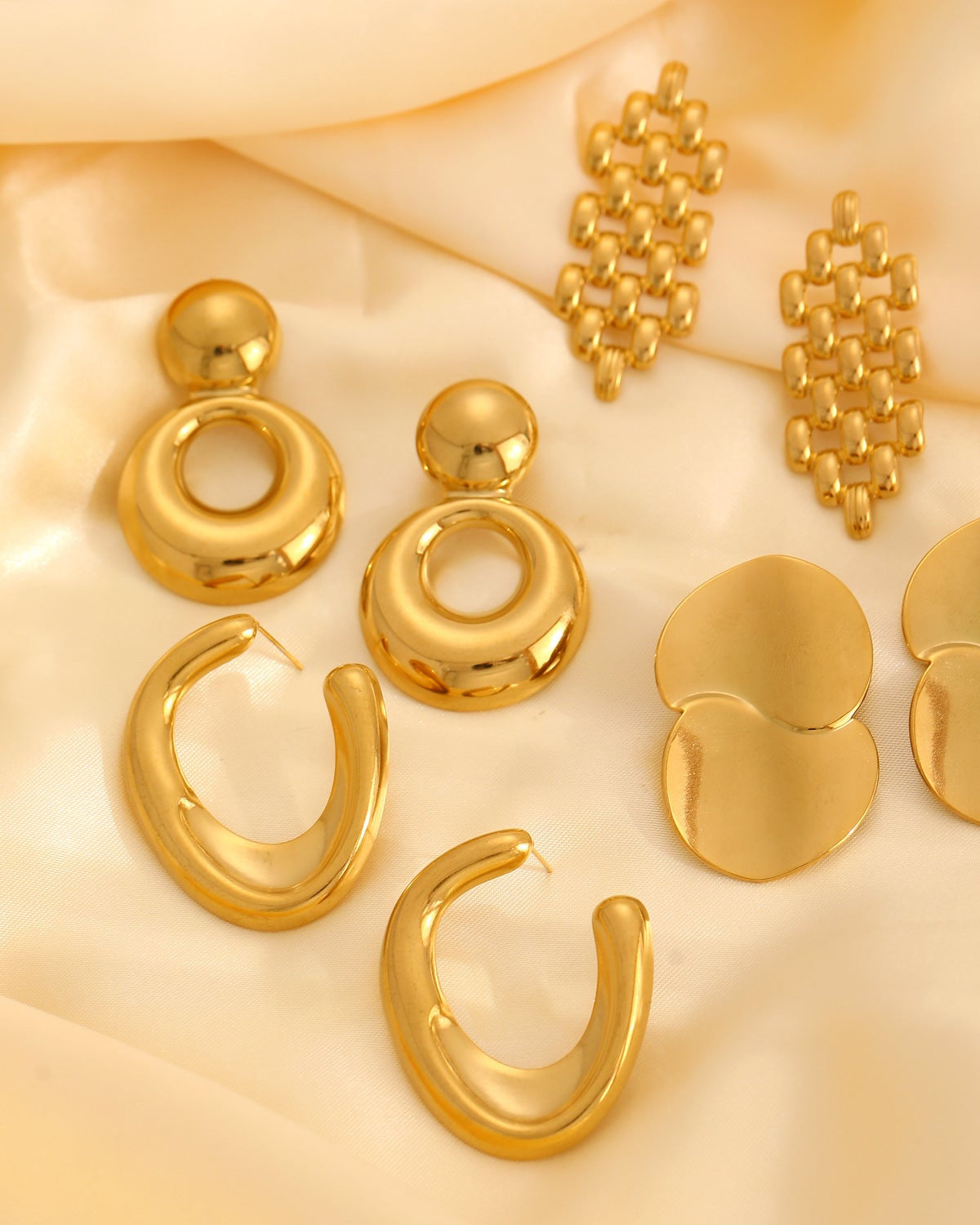 Golden Circle Drop Earring