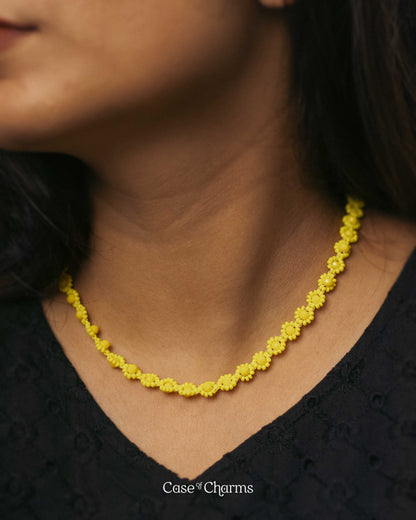 MELLOW YELLOW NECKLACE