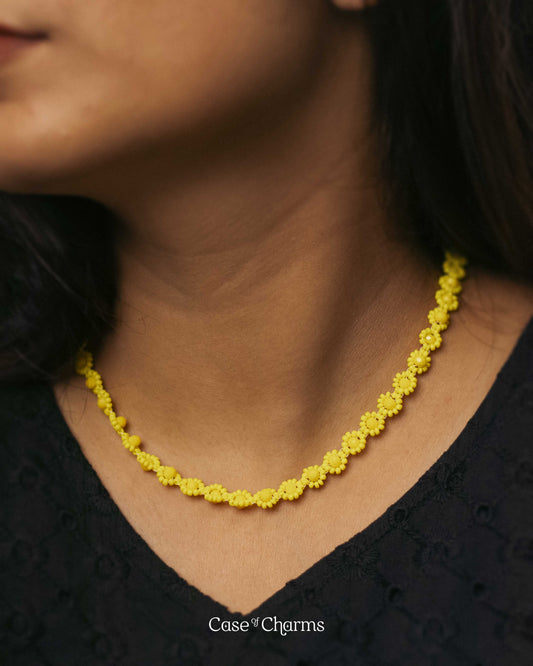 MELLOW YELLOW NECKLACE