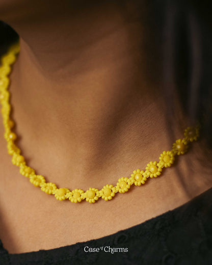 MELLOW YELLOW NECKLACE