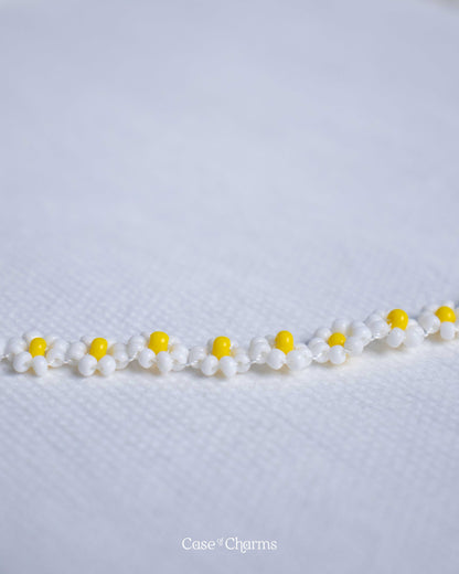 DAZZLING DAISY NECKLACE