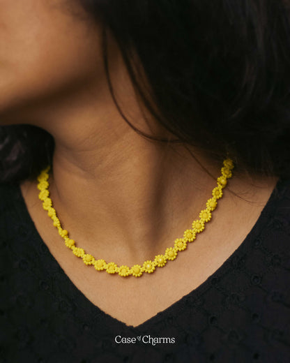 MELLOW YELLOW NECKLACE