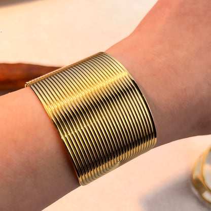 Spirallis Cuff