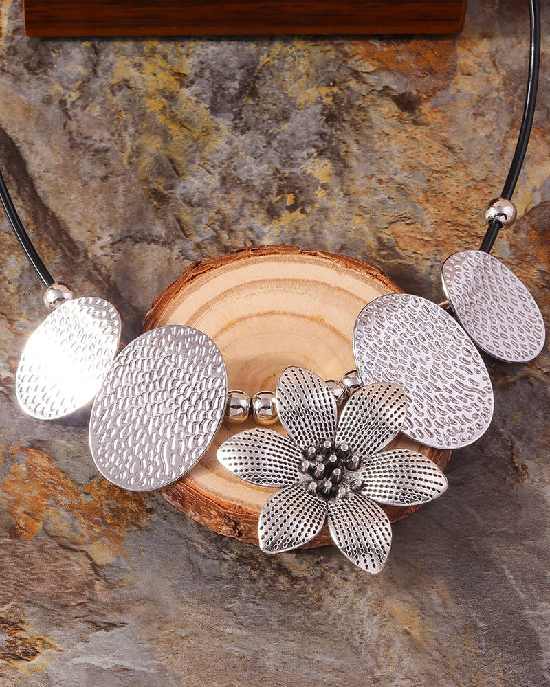 Hexafleur Ethnic Necklace