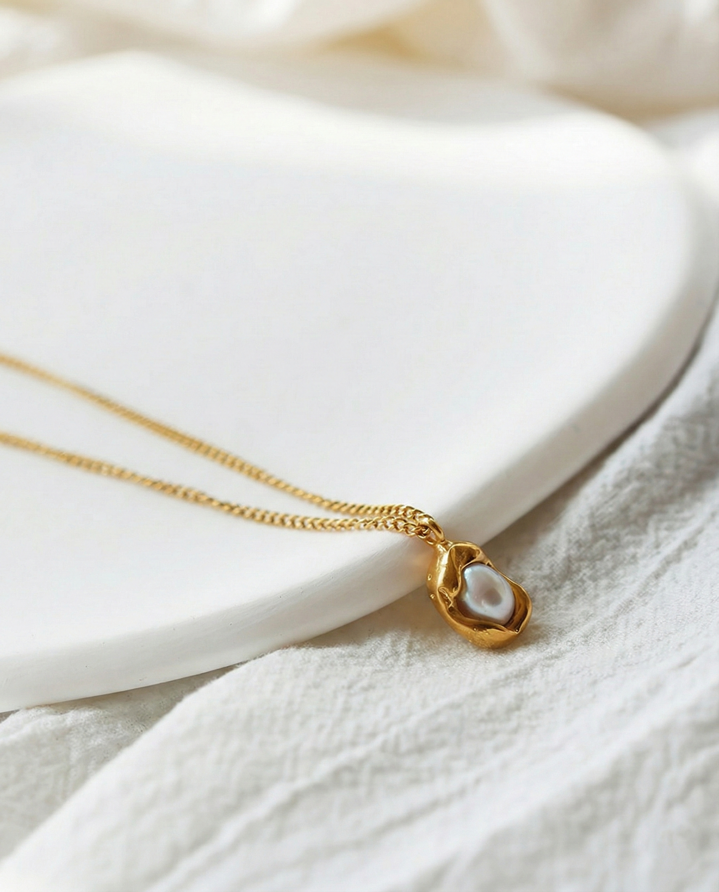 Pearl Crest Pendant Necklace