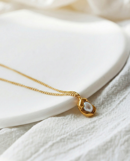 Pearl Crest Pendant Necklace