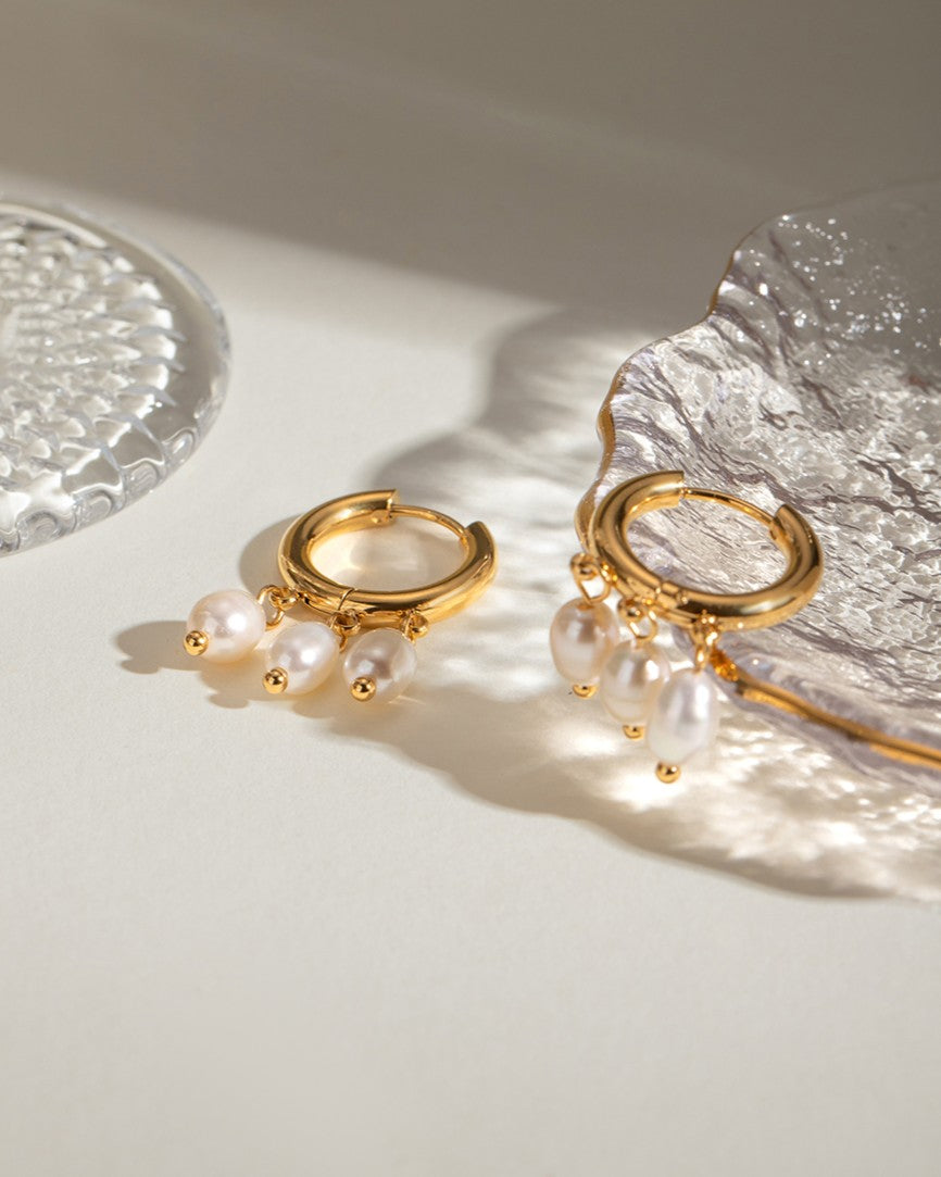 Moonfall Pearls Earring