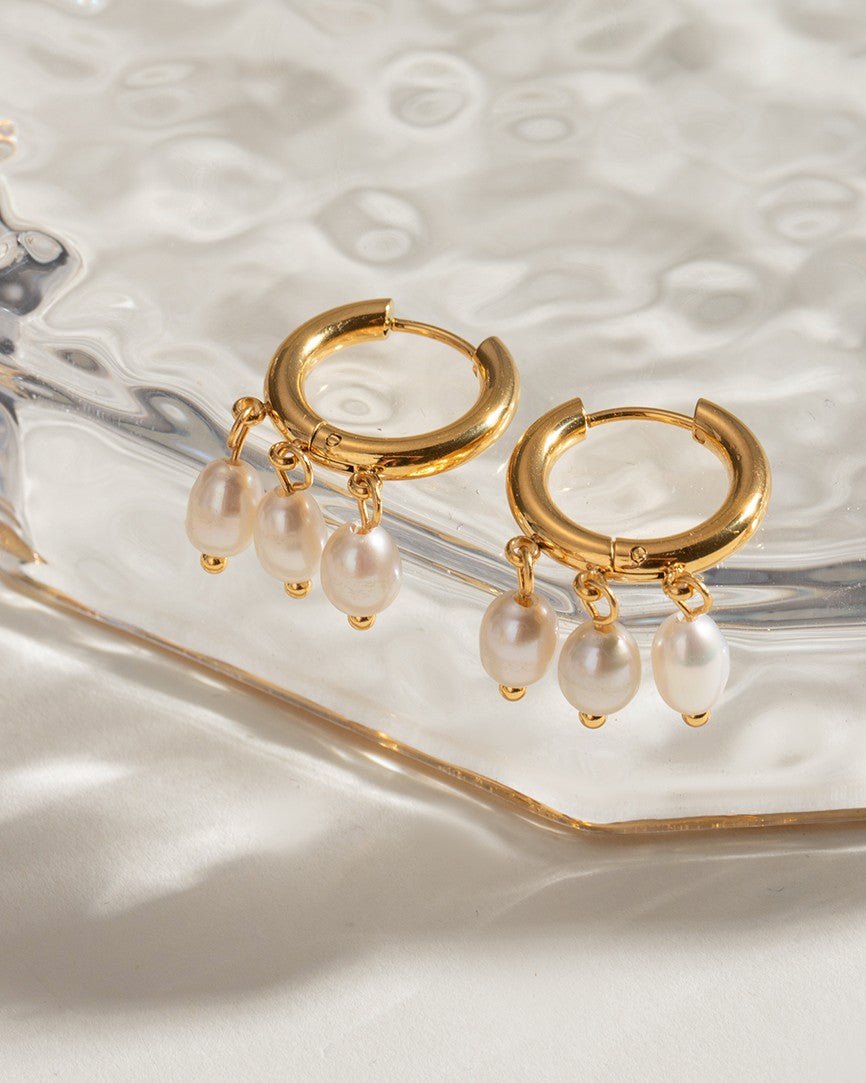 Moonfall Pearls Earring