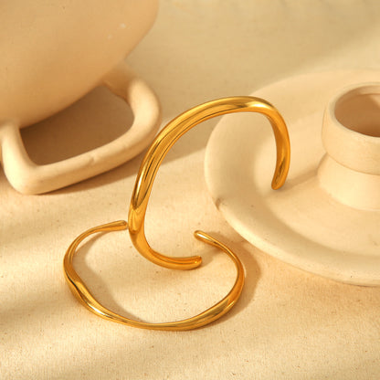 Curved Chic Bold Gold Cuff