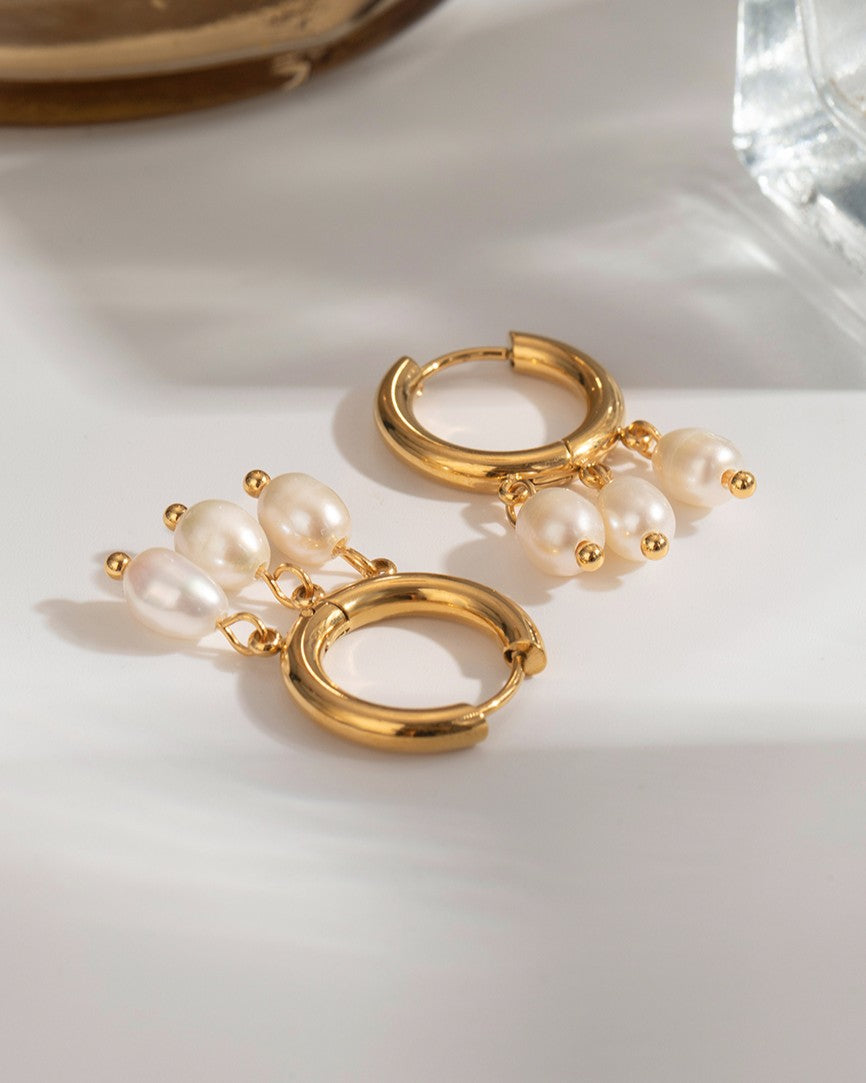 Moonfall Pearls Earring