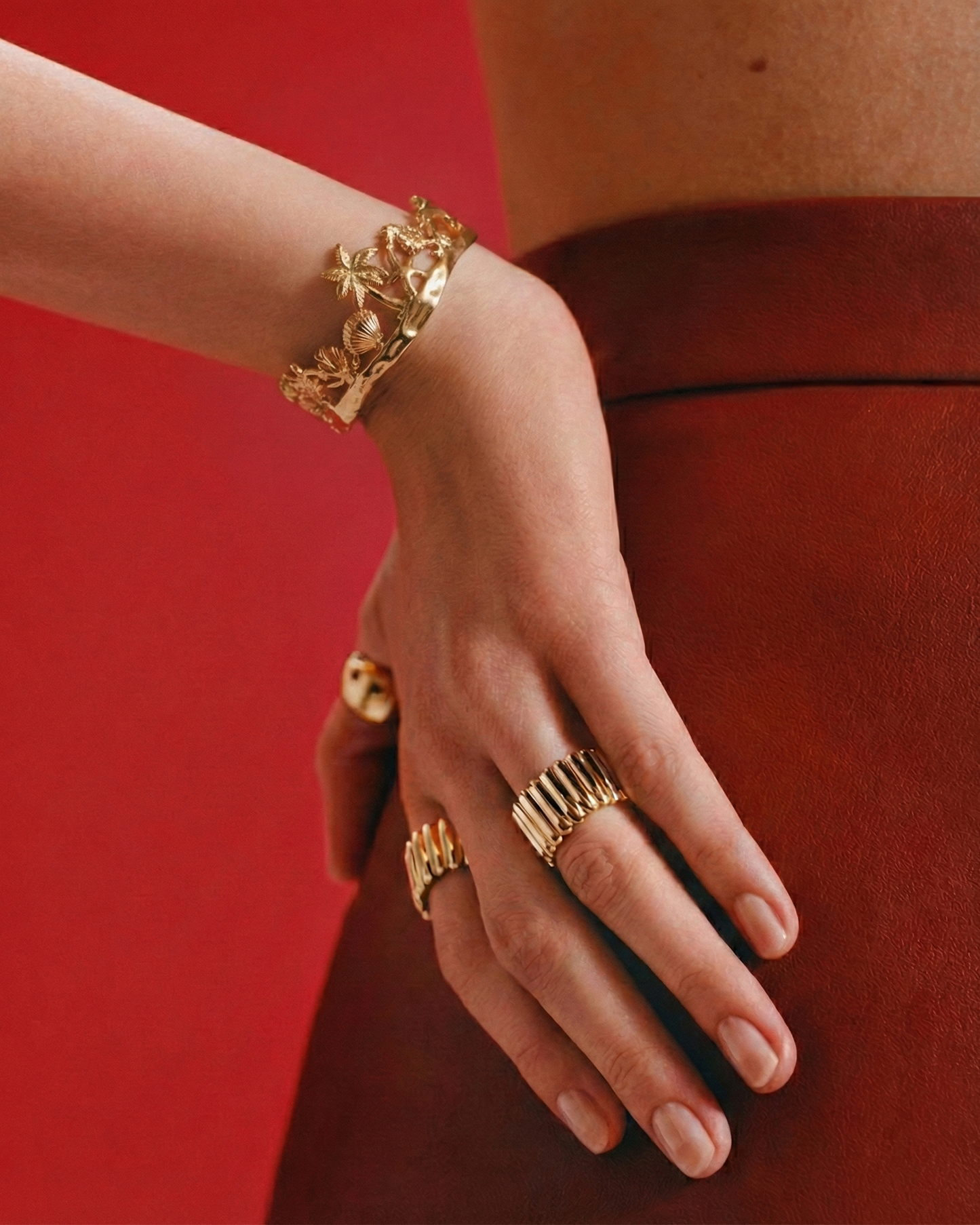 Tideborn Mermaid Cuff (Golden)