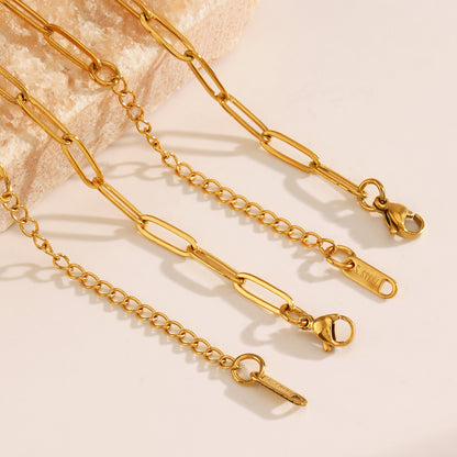 ETERNA BEND NECKLACE