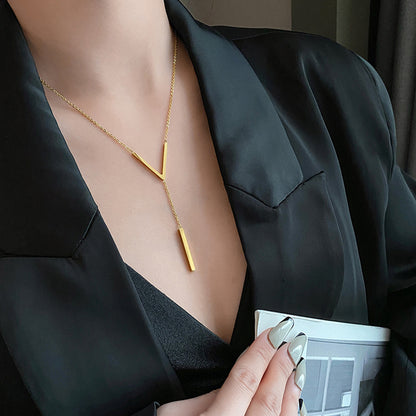 AURIC V NECKLACE