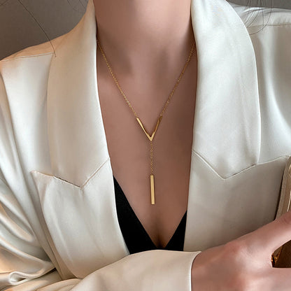AURIC V NECKLACE